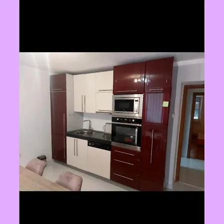 Lorus Daire *