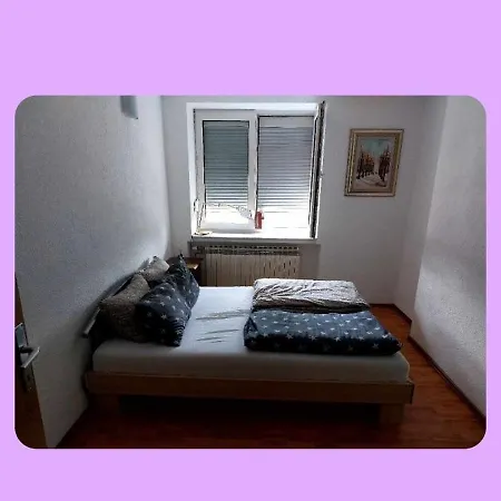 Lorus Daire *