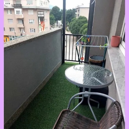 Lorus Daire *